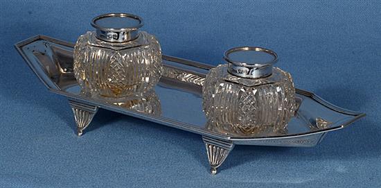 A Victorian silver sauce boat shaped inkstand,